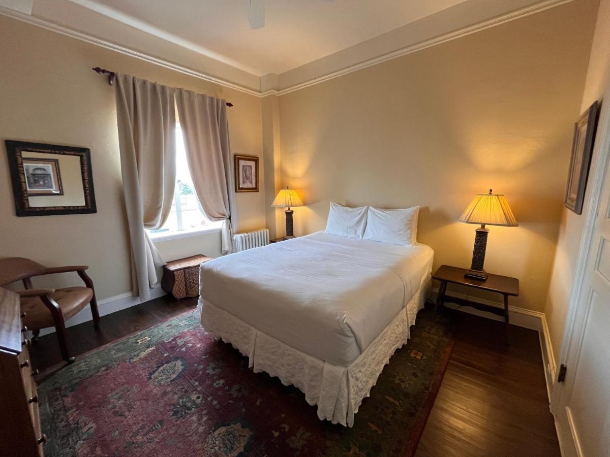 Standard Queen Room,1411268930:JPEG